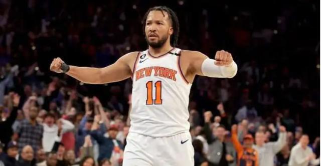 球探-连续4场40+比肩乔丹 篮球圣殿布朗森已青史留名